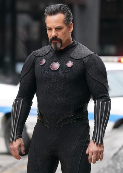 Adrian Pasdar photo