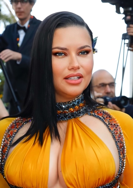 Adriana Lima photo