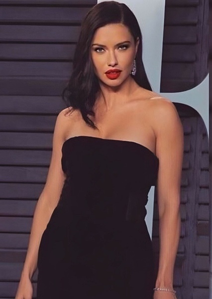 Adriana Lima photo