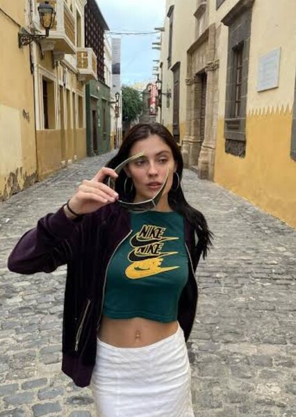 Adriana Ubani photo