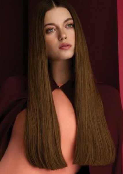 Afra Saraçoğlu photo