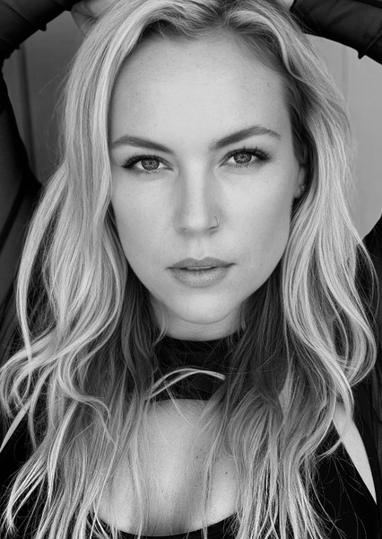 Agnes Bruckner photo
