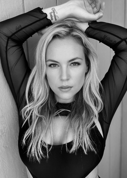 Agnes Bruckner photo