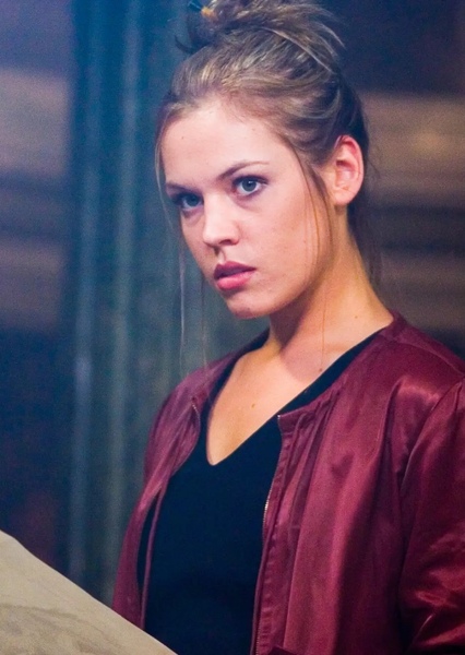 Agnes Bruckner photo