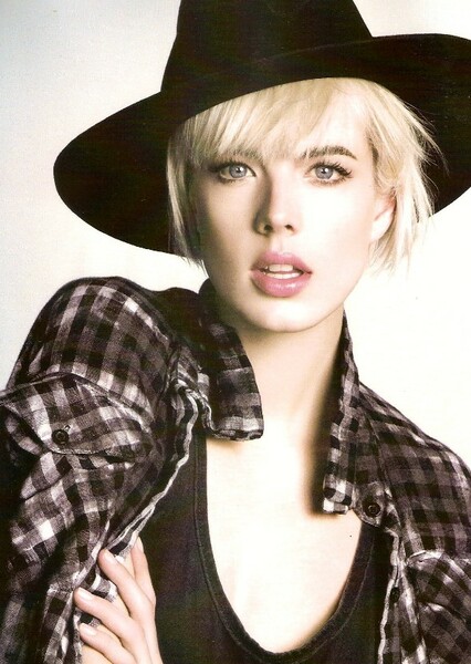 Agyness Deyn photo