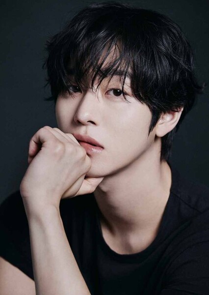 Ahn Hyo-seop photo