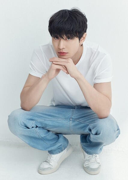 Ahn Hyo-seop photo