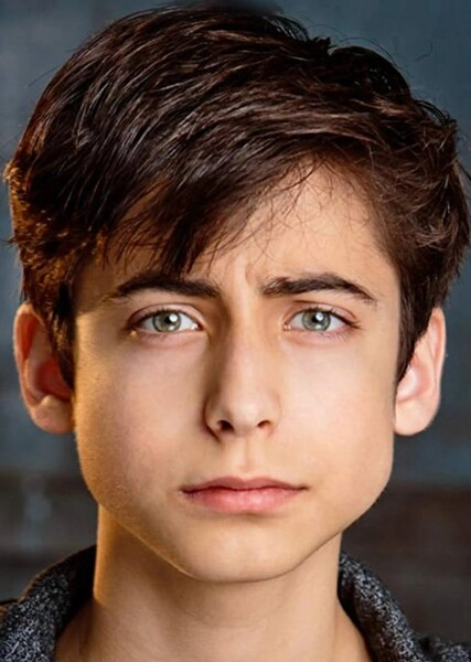 Aidan Gallagher photo