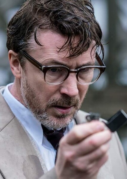 Aidan Gillen photo