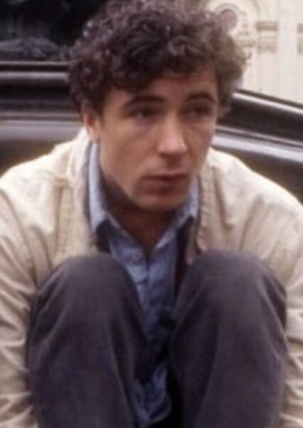 Aidan Gillen photo
