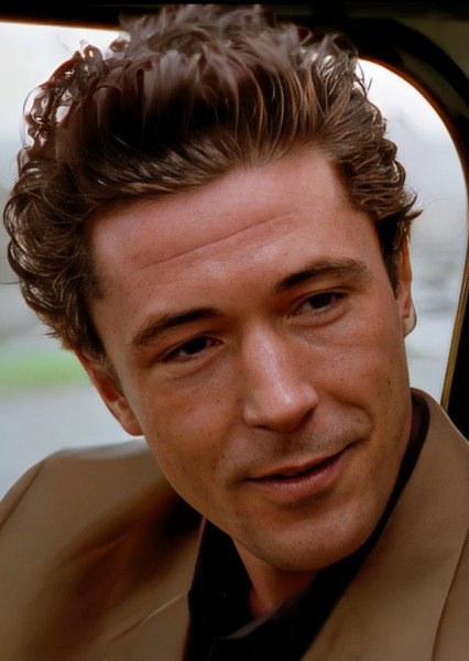 Aidan Gillen photo