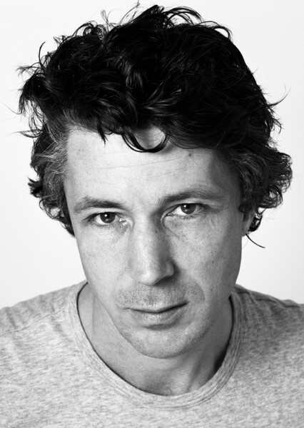 Aiden Gillen photo