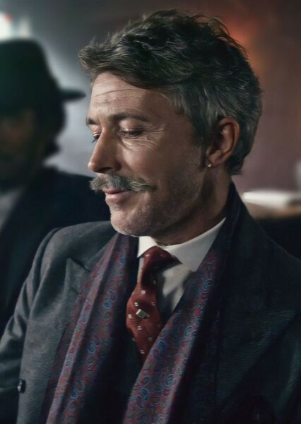 Aiden Gillen photo