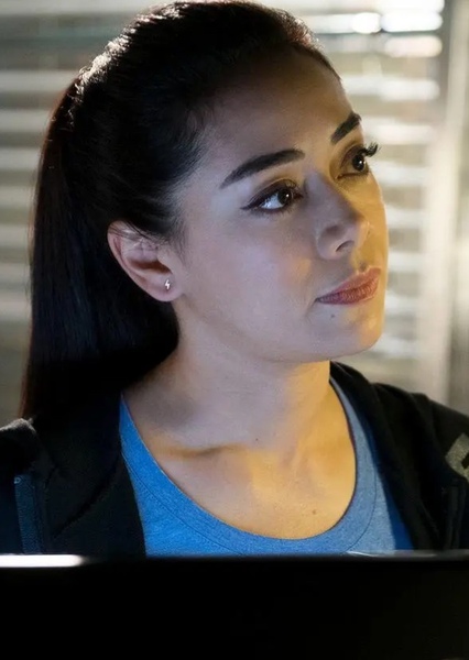 Aimee Garcia photo