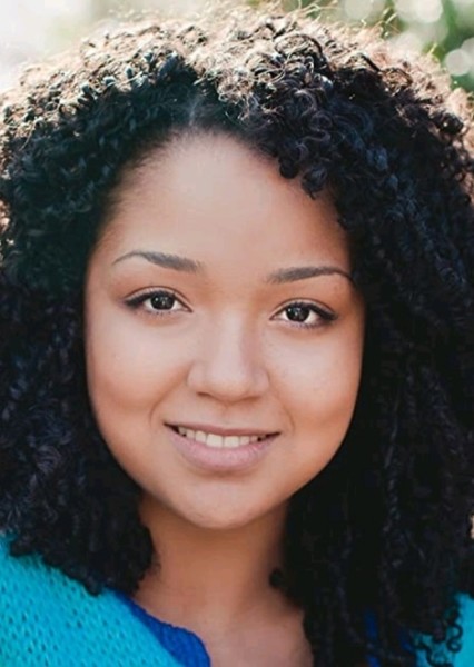Aisha Dee photo