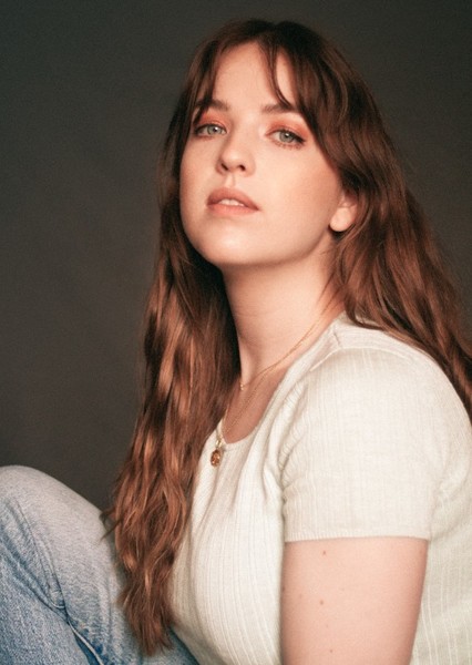 Aislinn Paul photo