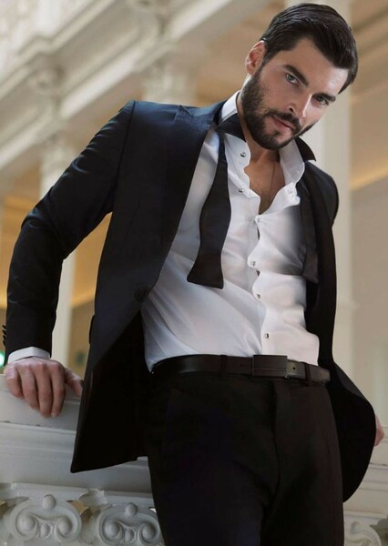 Akin Akinözü photo