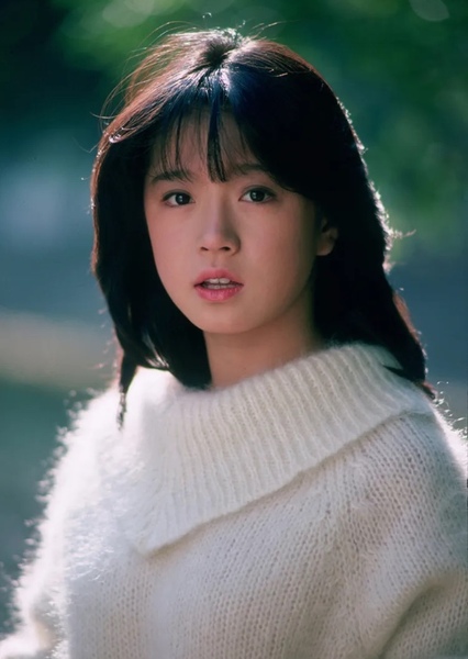 Akina Nakamori photo