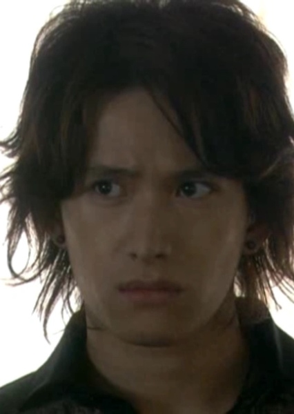 Akira Mimasaka (Tsuyoshi Abe)