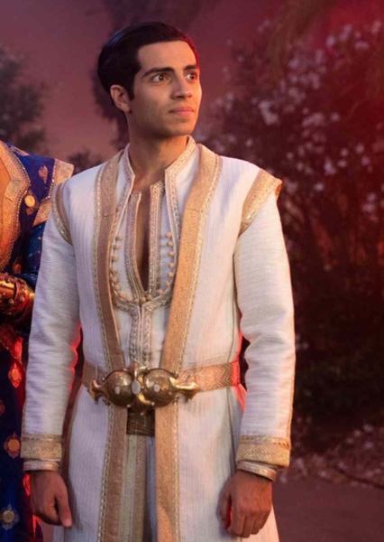Aladdin (Mena Massoud) photo