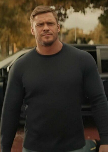 Alan Ritchson photo