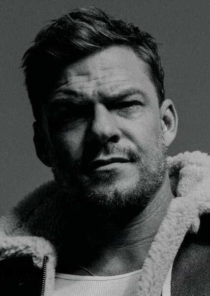 Alan Ritchson photo
