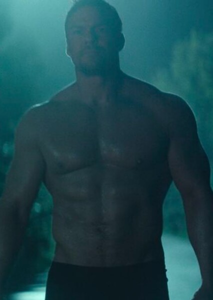 Alan Ritchson photo
