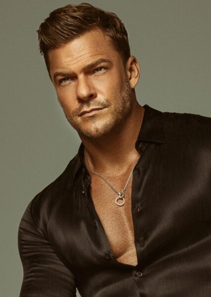 Alan Ritchson photo