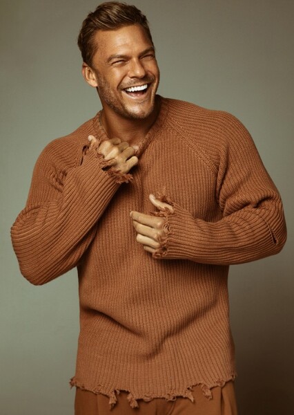 Alan Ritchson photo