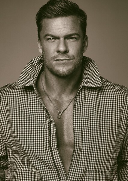 Alan Ritchson photo
