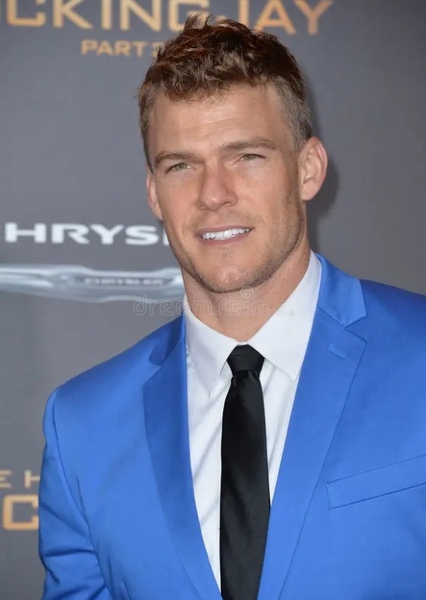 Alan Ritchson photo