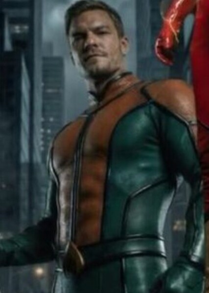 Alan Ritchson photo