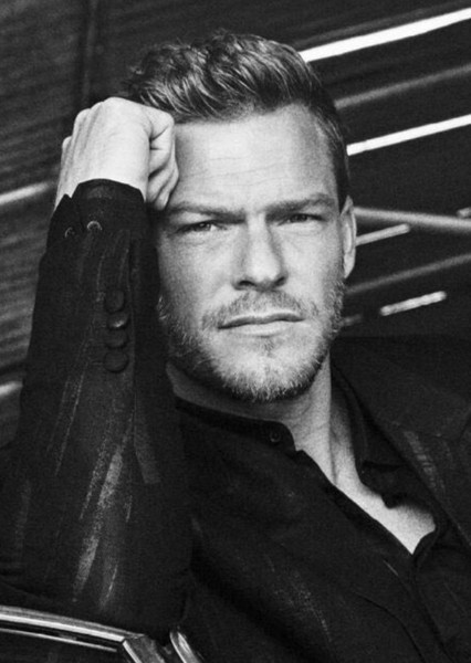 Alan Ritchson photo