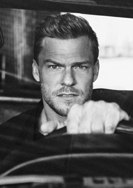 Alan Ritchson photo