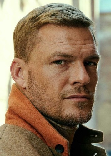 Alan Ritchson photo