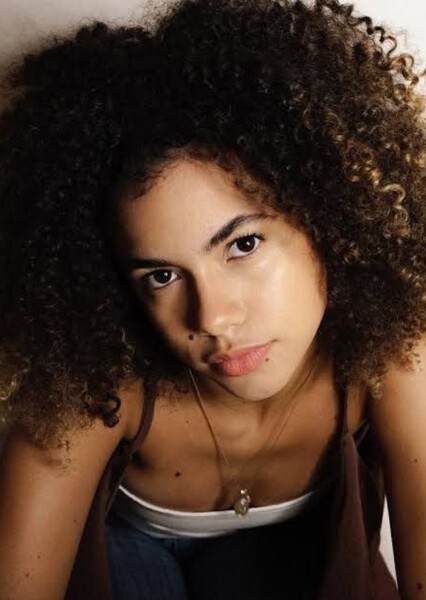 Alana Cabral photo