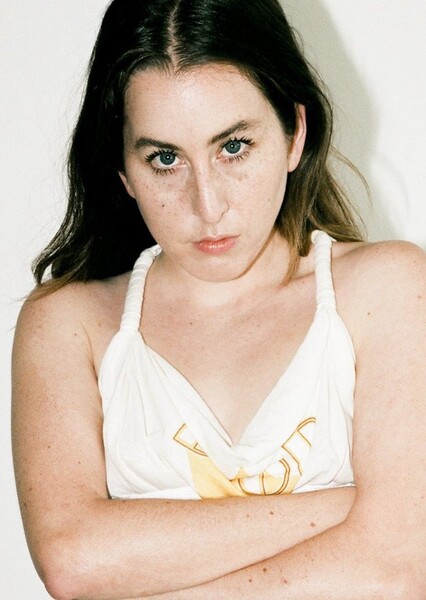 Alana Haim photo