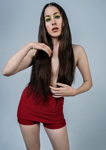 Alana Haim photo