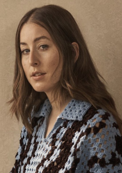 Alana Haim photo