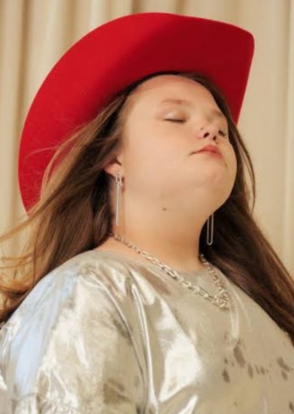Alana Thompson photo