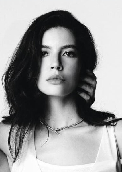 Alanis Guillen