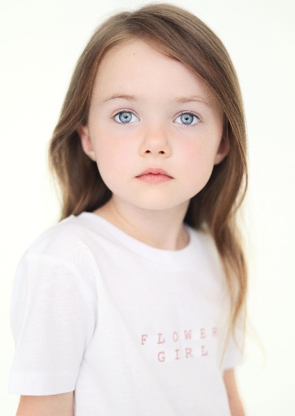 Alara-Star Khan photo