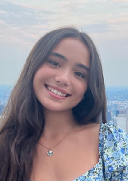 Alayna Martus photo