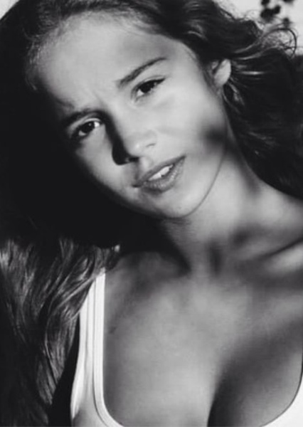 Alba Baptista photo