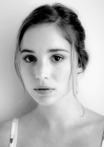 Alba Baptista photo