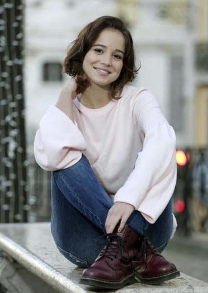 Alba Baptista photo