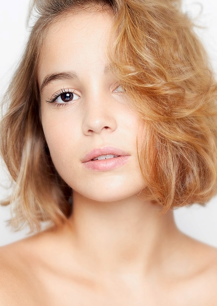 Alba Baptista photo