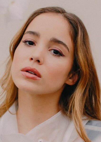 Alba Baptista photo