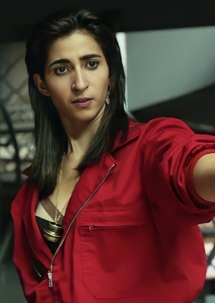 Alba Flores