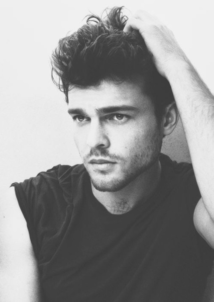 Alden Ehrenreich photo